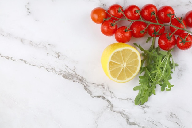 Ingrediente proaspete pe masă